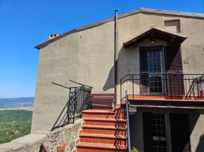 Appartamento con 2 camere in borgo medievale Montegiovi